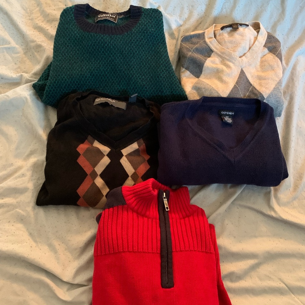 Lot of Men's Sweaters Size Small Assorted Brands